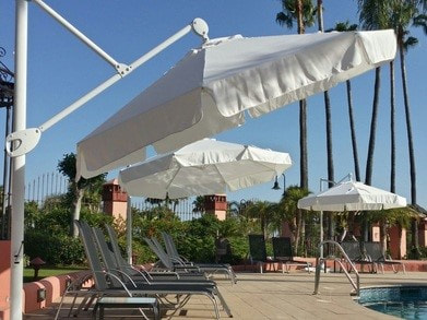 Image of cantilever parasols in Marbella