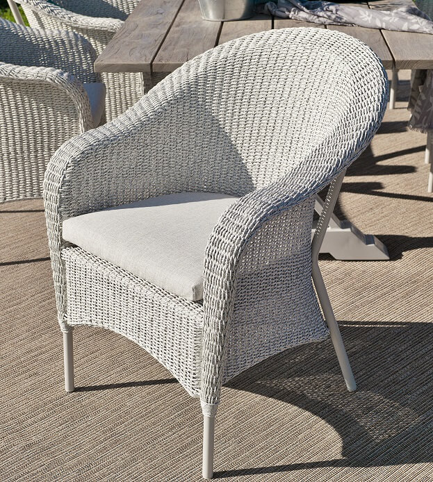 PHERITAGE armchair with reinforced aluminium structure and VIRO fibreicture